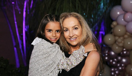  Carlota Domínguez y Elizabeth Eichelmann.