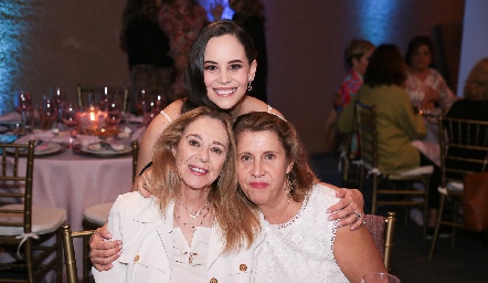  Tayde Gaviño, Alynn Ruiz y Marilú Adrián.