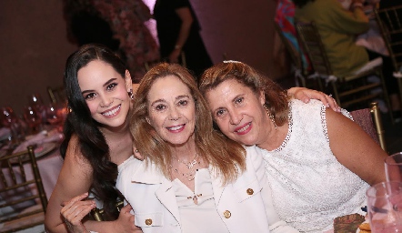  Alynn Ruiz, Tayde Gaviño y Marilú Adrián.