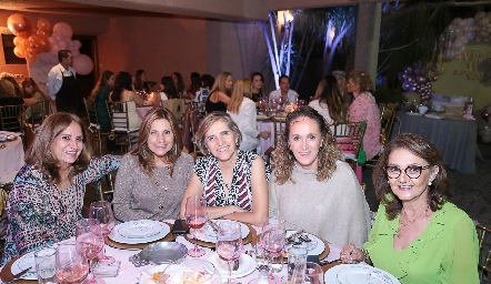  Martha Acevedo, Teresa Lastras, Dolores Lastras, Clara Perogordo y Fantina Mirabal.