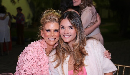  Marisol Eichelmann con su hija Paulina Leiva.