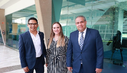  Gerardo Tobías, Ana Laura Villanueva y Marco Vargas.