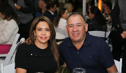  Alejandra Pérez y Carlos Buendía.