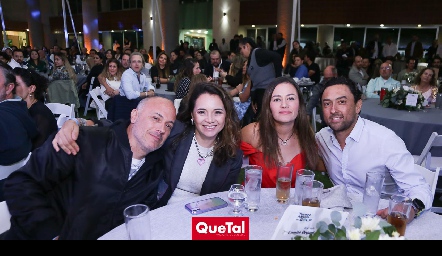  Toño Torre, Georgina Stevens, Tere Cadena y Francisco López.