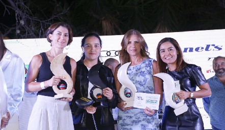  Paulina Vivanco, Mariana Acebo, Gabriela Godínez y Lorena Torres.