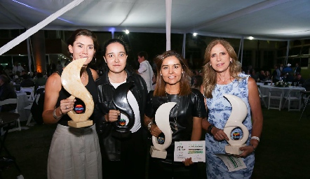  Paulina Vivanco, Mariana Acebo, Lorena Torres y Gabriela Godínez.