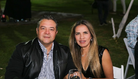  Miguel Lomas y Elsa Castillo.