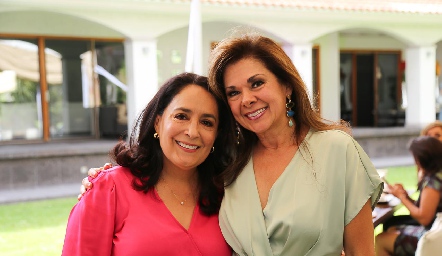  Laura Rodríguez y Elia de Padilla.