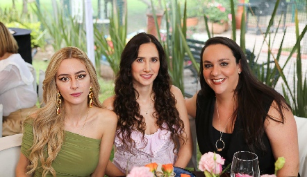  Valeria Guerrero, Lili Guerrero y July Garelli.