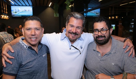  Eliot, Carlos Salinas y Fabián Otero.