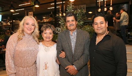  Mayela Díaz de León, Lupita Polo, Marco Antonio Navarro y Marco Navarro.