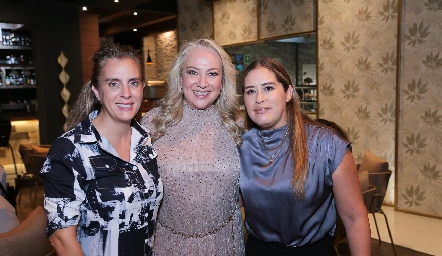  Ana Cecilia González, Mayela Díaz de León y Leticia Viramontes.