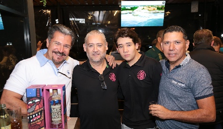  Carlos Salinas, Oscar Ruiz, Santiago Ruiz y Eliot.