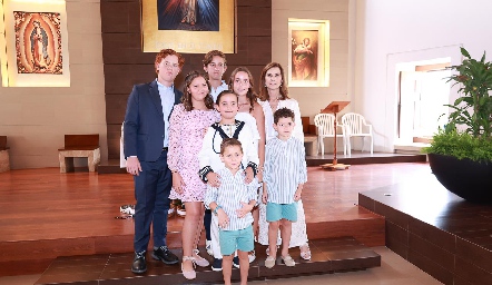  Francisco Torres, Victoria Pierdant, Diego Torres, Paula Torres, Maripepa Valladares, Patricio Torres, Pablo y Andrés Pierdant.