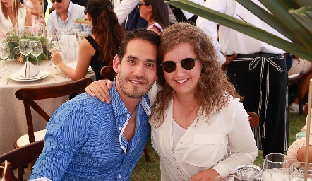  Ricardo Torres y Sofía Torres.