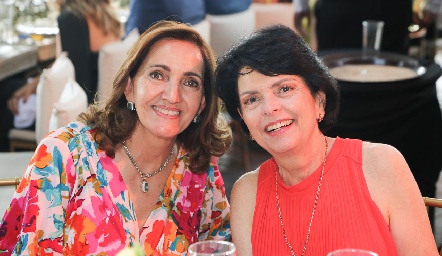  Mónica Alcalde y Ana Patricia Ordóñez.