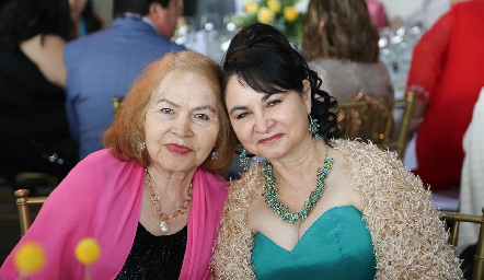  Jurlene Cotero y Paty Méndez.