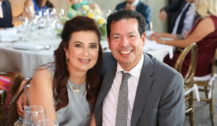  Rosy  Vázquez y Héctor Hernández.