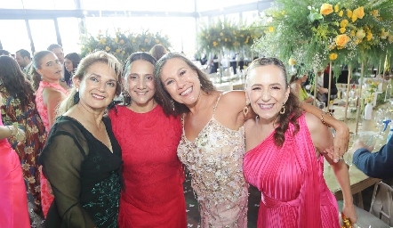  Coco Fernández, Edda Gocher, Lourdes Cham y Yolanda Gocher.