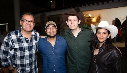  Guillermo Acebedo, Hugo Pérez, José Manuel Acebedo y Andrea Pañola.