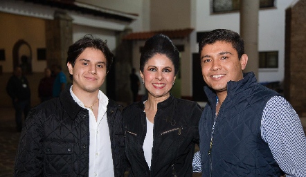  Alan Altamirano, Verónica y Héctor Altamirano.