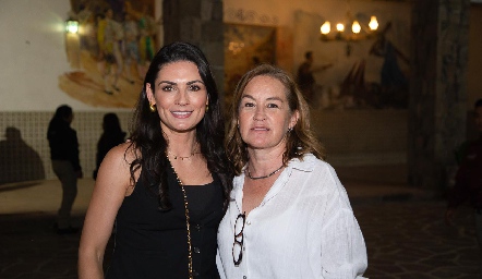  Julieta Ortuño y Carla Cabrera.