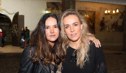  Ana Pau Valdés y Mónica Torres.