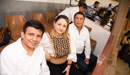  Roberto Badillo, Nadia Villarreal y Mario Loredo.