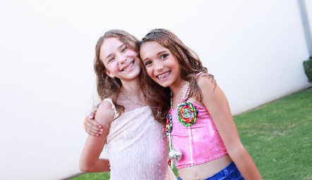  Miranda Garza y Sofía Stevens.