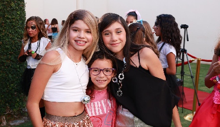  Valeria Cermeño, Gabriela Labastida y Ana Paula Trujillo.