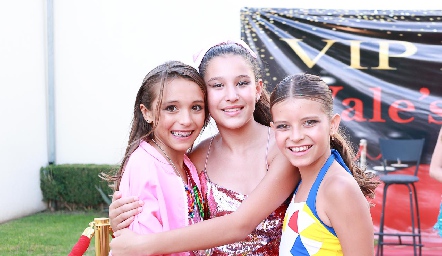  Sofía Stevens, Alexia Zapata e Isa Molina.