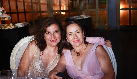  Marcela Bustos y Cami Rodriguez.