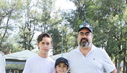  Diego Torres, Alejandro y Juan José Leos.