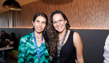  Gloria Serrato y Lorena Corte.