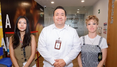  Magdalena Santos, José Luis Torres y Miriam Moran.