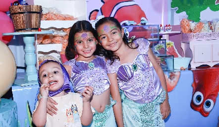  Víctor, Carlota y Emilia.