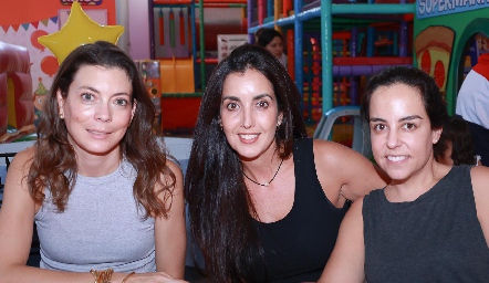  Beatriz Hernández, Eli Kury y Anaisa Torres.