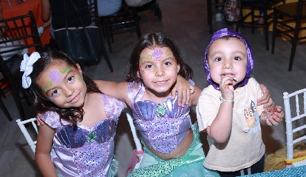  Emilia, Carlota y Víctor.