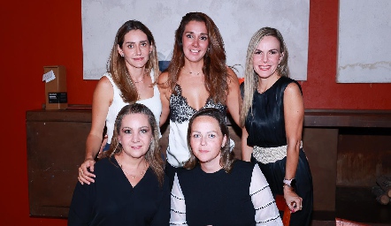  Susana de la Fuente, Judith Gómez, Elsa Paz, Yabne Montejano y Pilar Valladares.