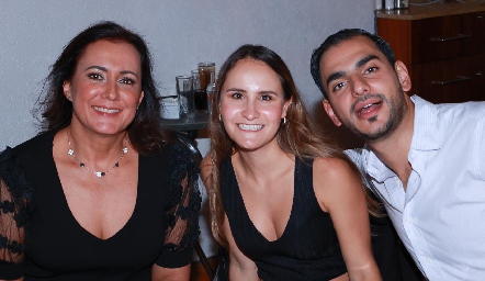  Susana Salgado, Ana Foyo y José Eduardo Schekaibán.