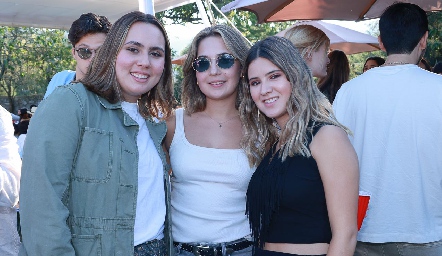  Natalia López, Sofía Limón e Isabela Navarro.