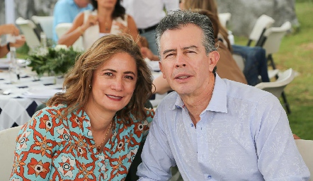  Cecilia Romero y Carlos Barajas.