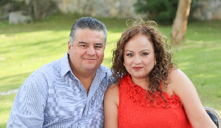  Paco Muñiz y Adriana Ramírez.