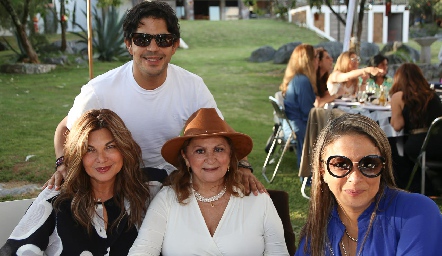  Claudia Hermosillo, Guillermo Padrón, Chelito Mercado y Viviana Padrón.