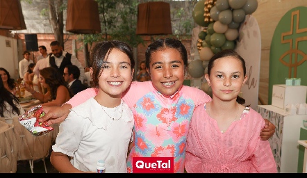  Roberta, Marcela y July.