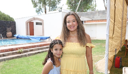 Elisa Nemer y Alejandra Zumalacarregui .