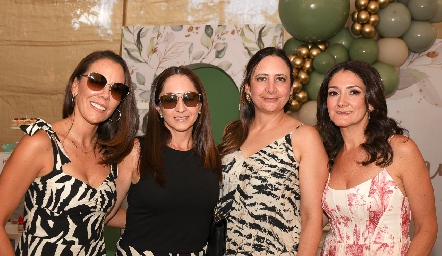 Paulina Quijano, Genoveva Flores, Mariana Calvillo y Mercy Lafuente.