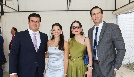  Mauricio Labastida, Sofía Álvarez, Mariana Rodríguez y José Iga, padrinos de Juan Ignacio.