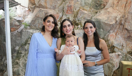  Paola Hernández, Mariana Rodríguez, Sofía Álvarez y Juan Ignacio Puente.