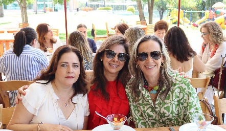  Gaby Carreón, Elia de Padilla y Mari Carmen Ayala.